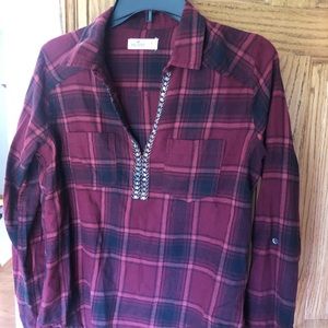Hollister flannel with decorative neck